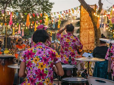  Bangkok Beats: A Rhythmic Journey Through Thai Musical Heritage – An Orchestrated Tapestry of Sound and Culture